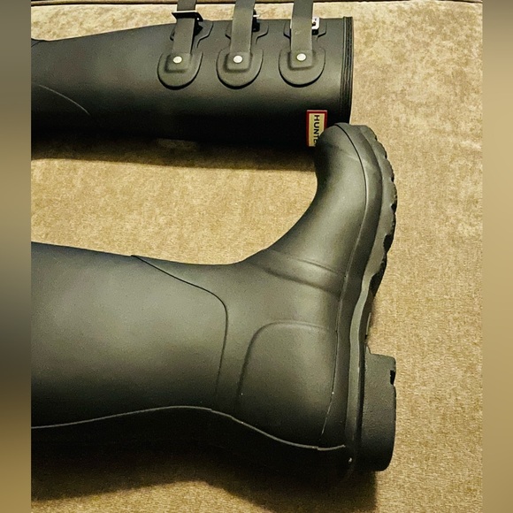 New women’s Hunter tall black rain boots w/ socks - Picture 10 of 15